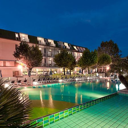 Hotel Paris Resort เบลลาเรีย-อีเจอา มารีนา ภายนอก รูปภาพ