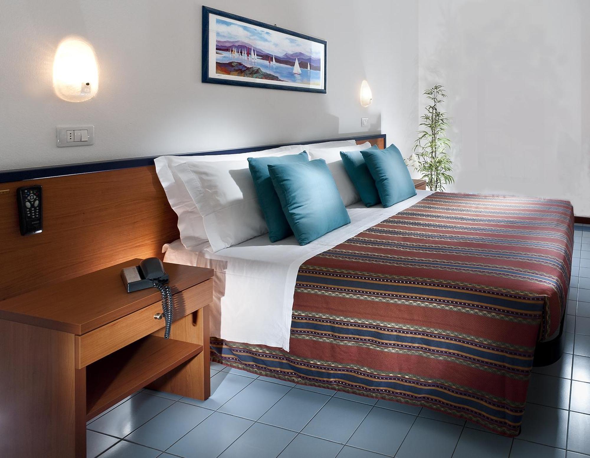Hotel Paris Resort เบลลาเรีย-อีเจอา มารีนา ห้อง รูปภาพ