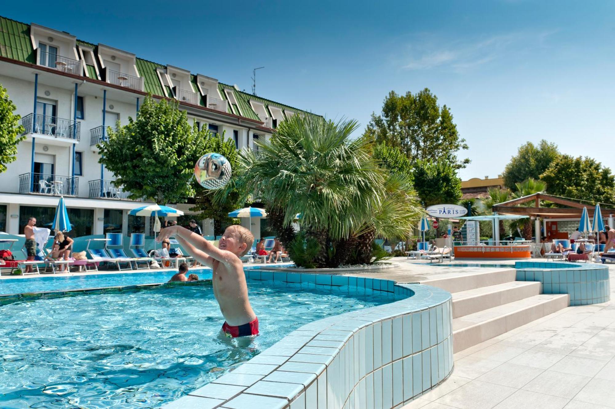 Hotel Paris Resort เบลลาเรีย-อีเจอา มารีนา ภายนอก รูปภาพ
