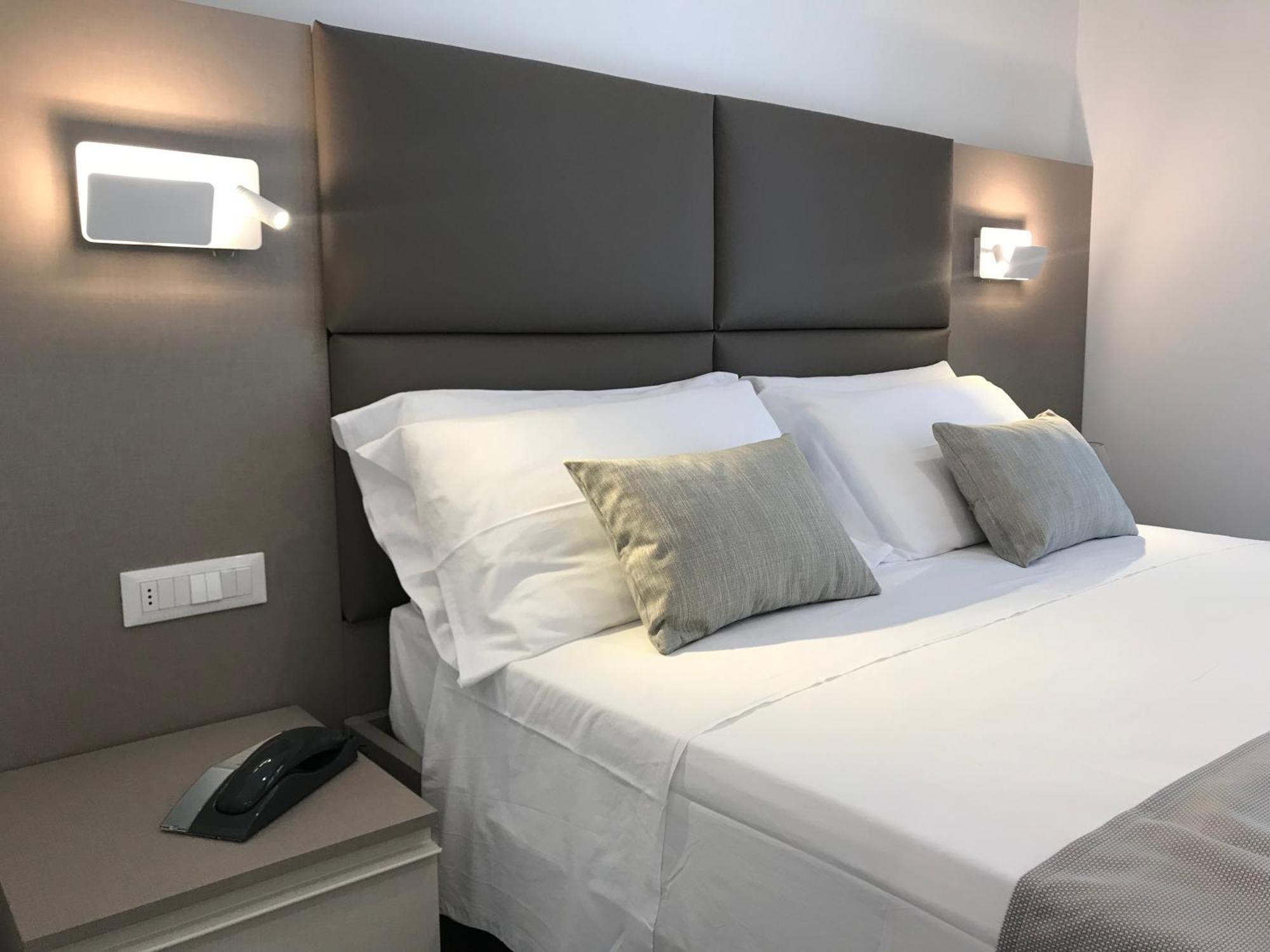 Hotel Paris Resort เบลลาเรีย-อีเจอา มารีนา ภายนอก รูปภาพ